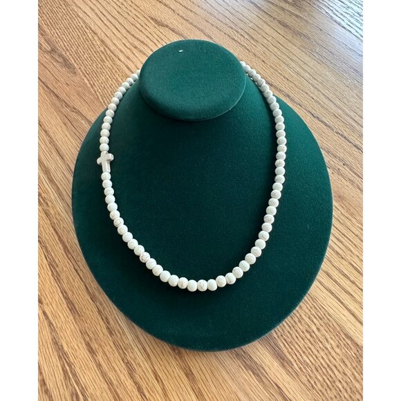 White Howlite Beaded Necklace With Cross Accent & Lobster Clasp Closure - Picture 2 of 7